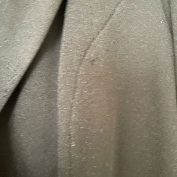 DKNY Jumpsuit, long sleeve crepe, satin collar. Size 4 - Picture 14 of 16